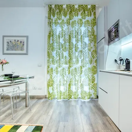Guesthost - Certosa And Mind Apartment! Mediolan